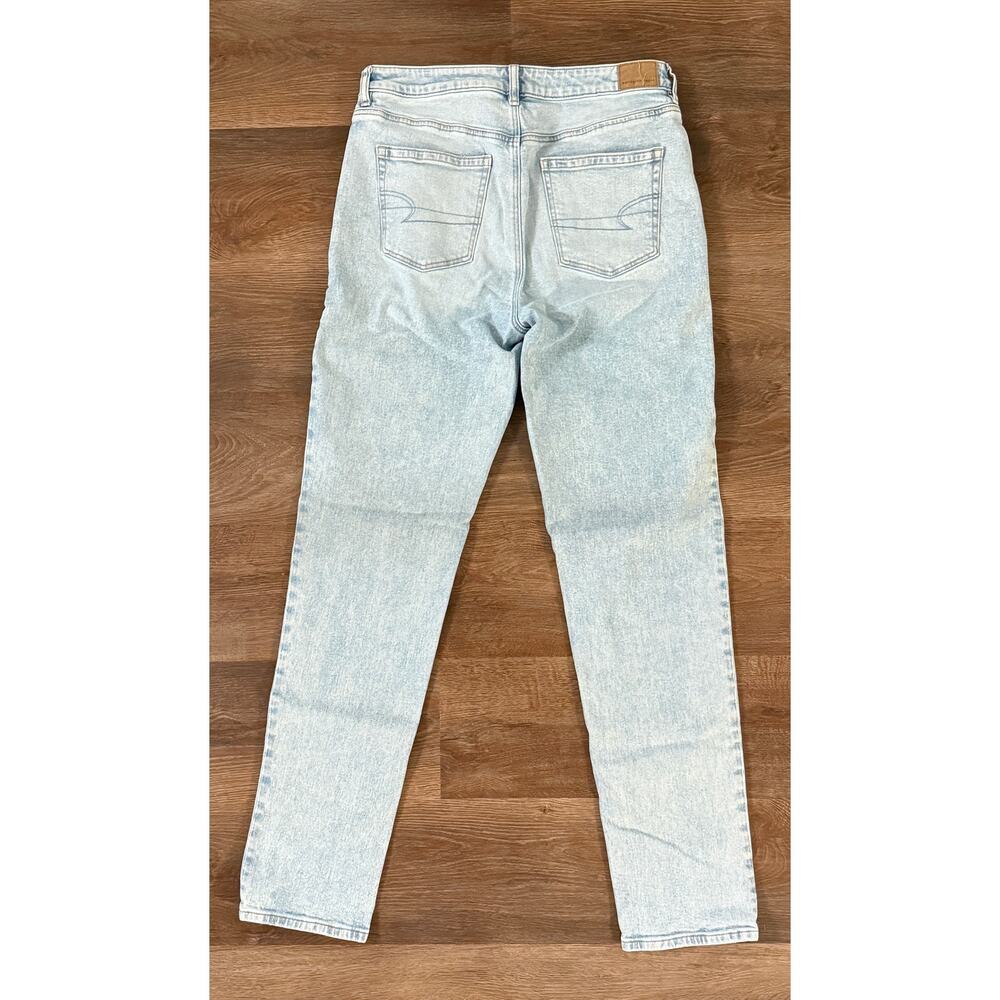 American Eagle Strigid Mom Jeans Women’s 10 X-Long Light Wash High Rise - Picture 7 of 7